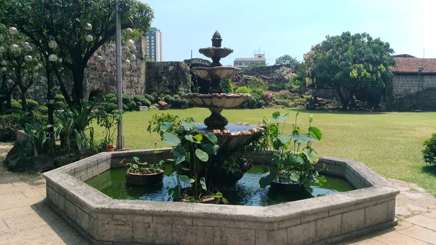 Manila Intramuros - San Diego gardens